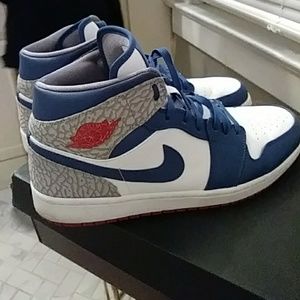 Limited Retro Jordan 1 True Blue